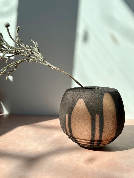 Flowing Magma Vase 1